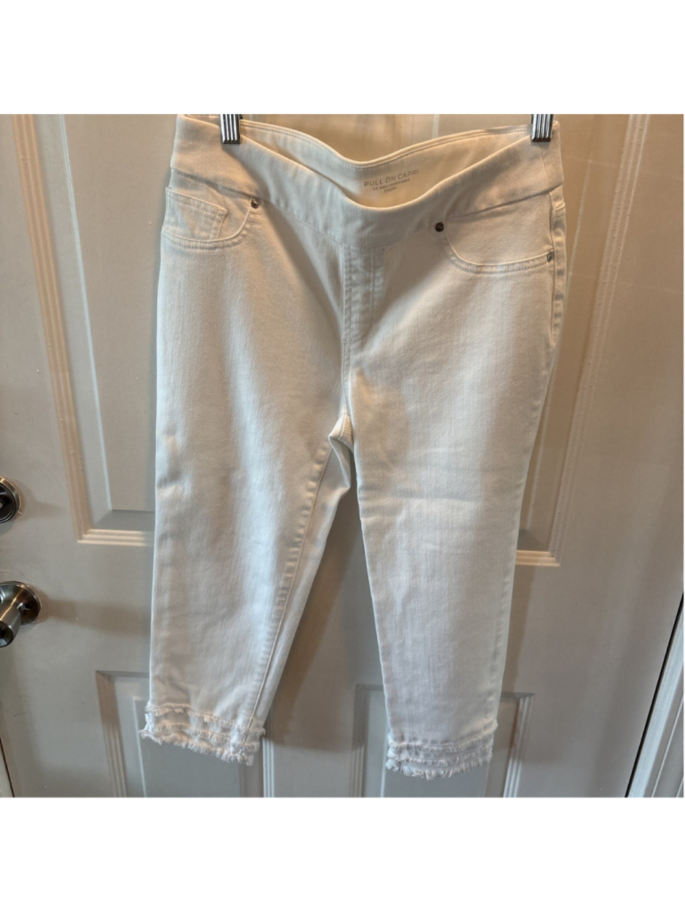 CHICO'S WOMEN'S DENIM PULL ON ANKLE HEM DETAIL JEGGINGS WHITE 0.5 (6)